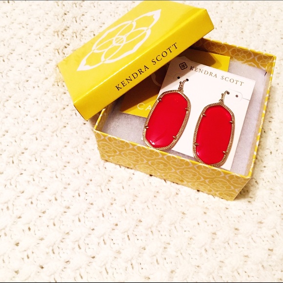 **SOLD** Kendra Scott Bright Red Danielle's - Picture 1 of 2