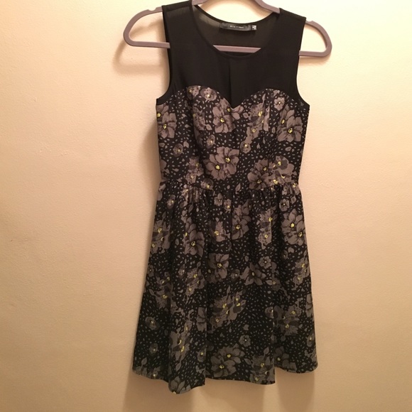 Eric + Lani floral printed dress size Small