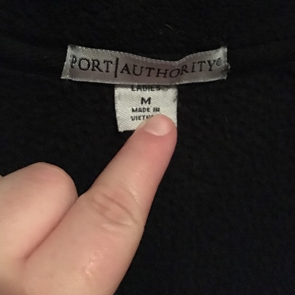 BLACK FLEECE - Picture 2 of 4