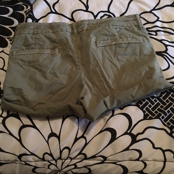 Cute shorts - Picture 2 of 2