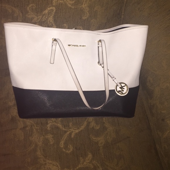 Michael Kors Large Jet Set Saffiano Leather tote