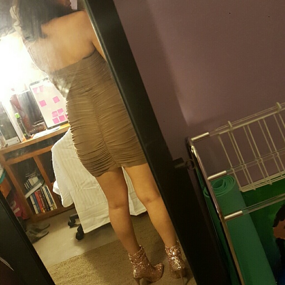 Dress - Picture 2 of 3