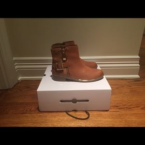 Brand new light brown ALDO booties size 6.5!