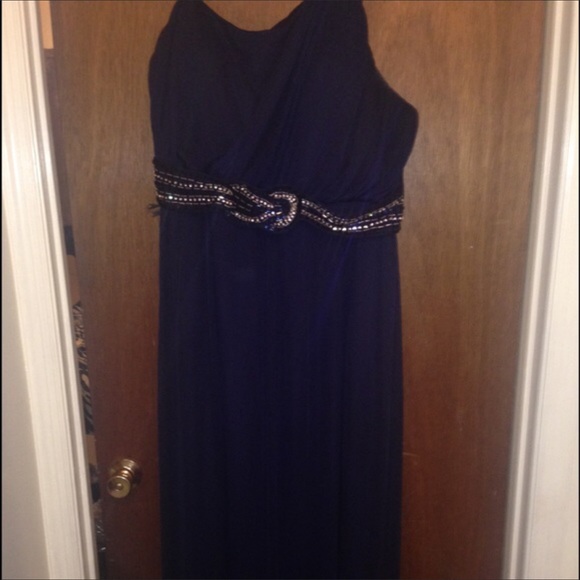 Formal Prom Dress/Gown - Picture 3 of 4