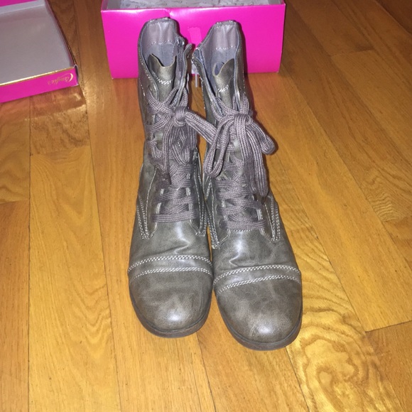 gray combat boots - Picture 3 of 4