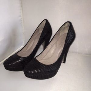 Kenneth Cole New York Pumps