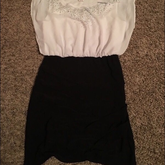 Deb black and white dress