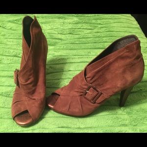 Donald J Pliner heels size 10