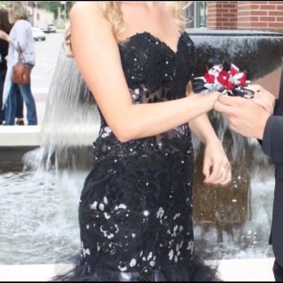 Jovani Black Formal Gown - Size 8 - Picture 2 of 4