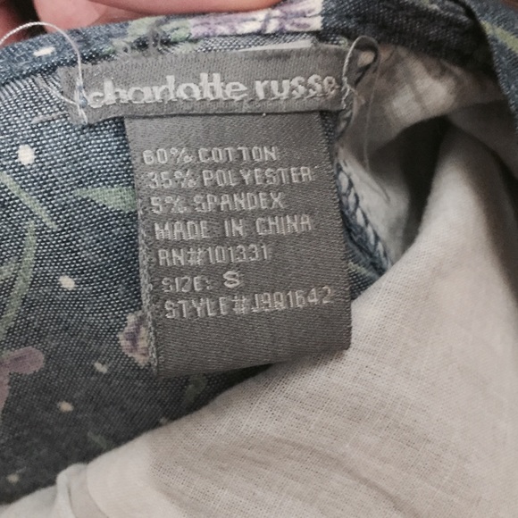 LAST CHANCE Chambray Flower crop top - Picture 3 of 3