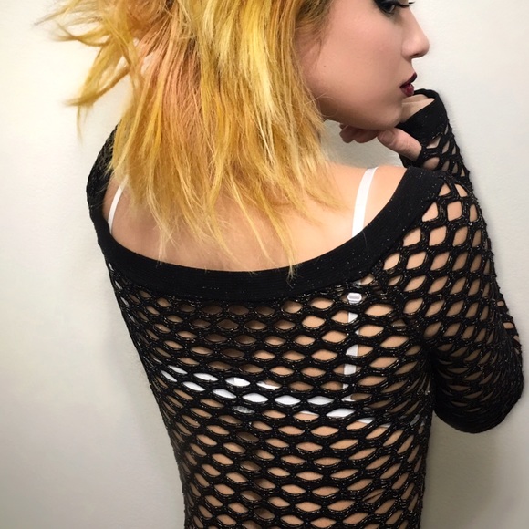 90s fishnet top