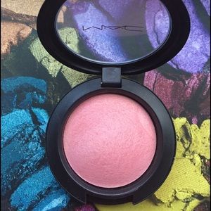 MAC Mineralize Blush in Dainty