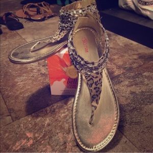 Justice  Leopard Sandal 9.5 with stones. Adorable