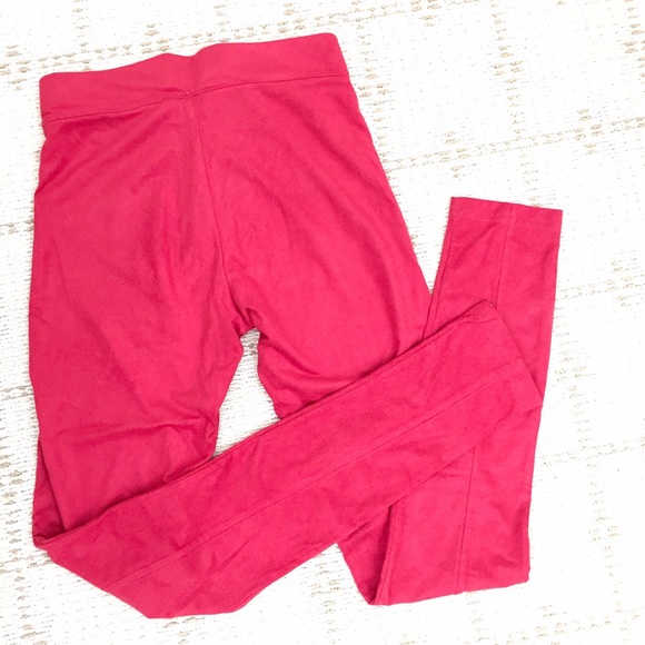 H&M Pants - LikeNEW H&M suede like red leggings H&M Pants - LikeNEW H&M suede like red leggings