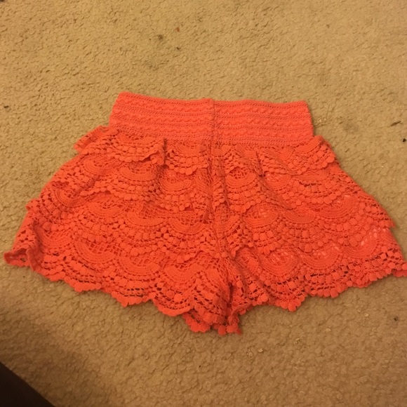 Pink shorts - Picture 2 of 2