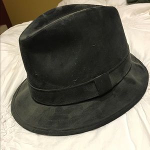 Suede charcoal grey fedora
