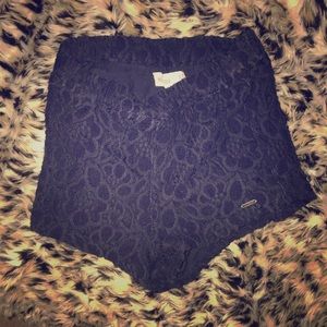 Navy Blue Highwaisted Lace shorts!