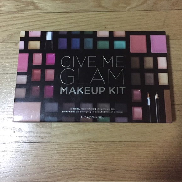Brand new Give Me Glam Make-up Kit