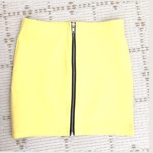 H&M Skirts - Like NEW H&M yellow body-come mini skirt w Zipper H&M Skirts - Like NEW H&M yellow body-come mini skirt w Zipper