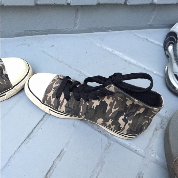 Studded camo hightop shoes - Picture 3 of 3