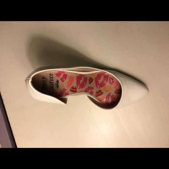 Juicy Couture Shiny White Heels - Picture 3 of 4