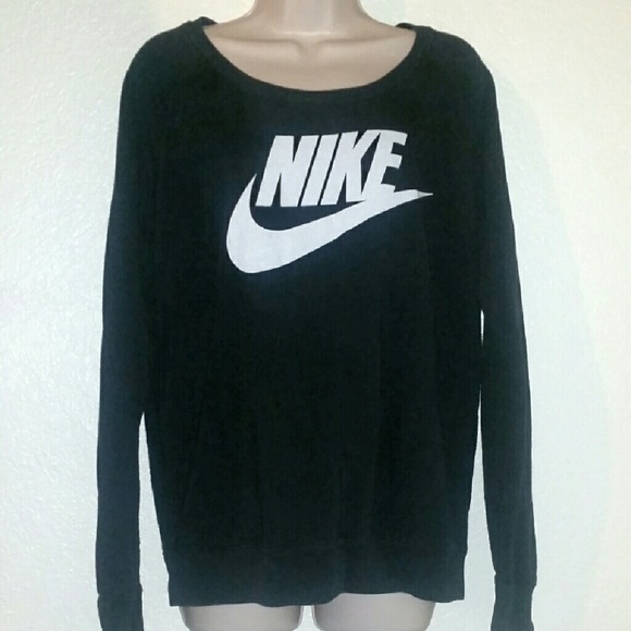 Nike crew neck size small