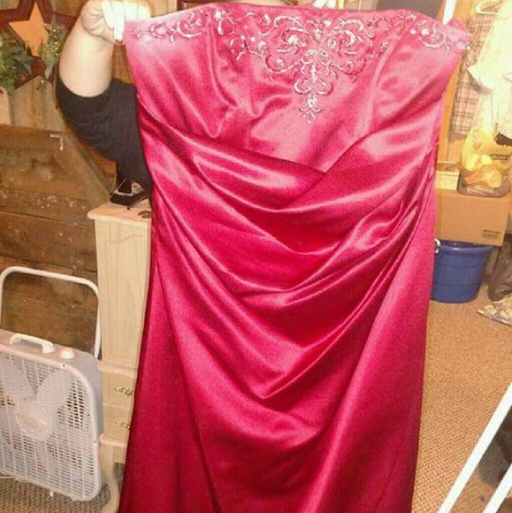 Red prom dress