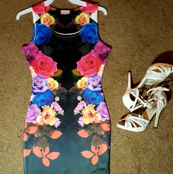 Floral BodyCon Dress - Picture 2 of 4