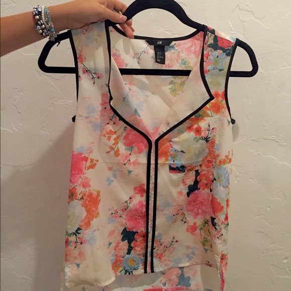 H & M size 2 shirt