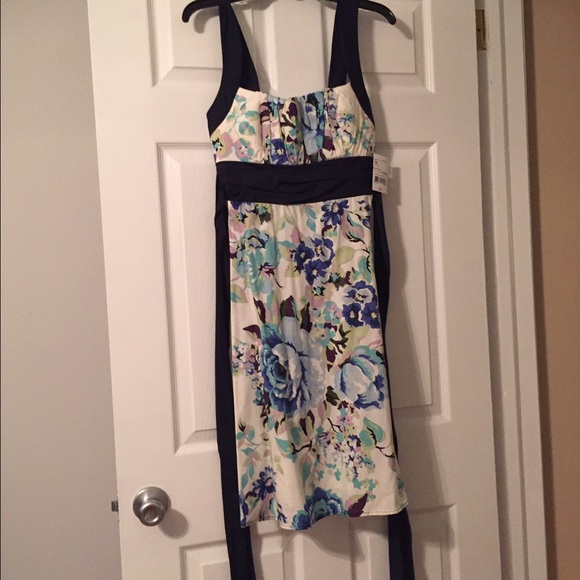 Beautiful floral dress-NWT!