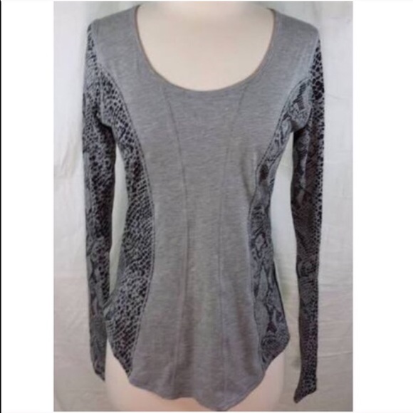 Lululemon between the lines ls size 6