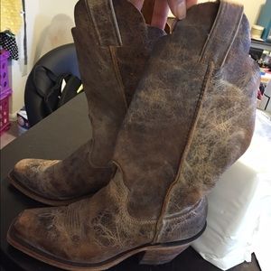 Justin Cowboy boots- tan 6B
