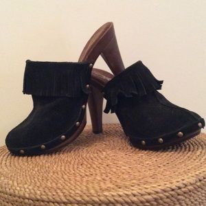 Candies's black suede mule w/heel. Never been worn