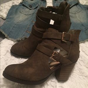 Ankle boots