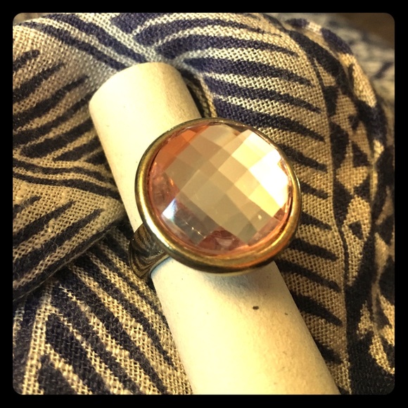 Jewelry - ✨Flashy fashion ring