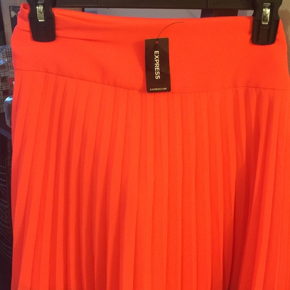 Coral/ red express skirt