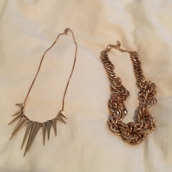 H&M set of two gold necklaces