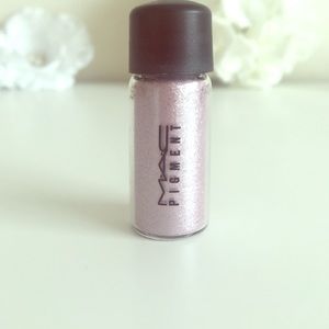 Mac Pigment in color kitschmas