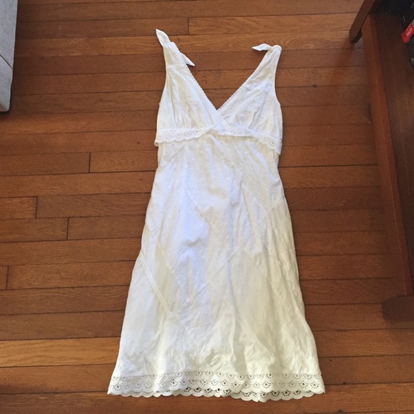 White Lilly dress size 4