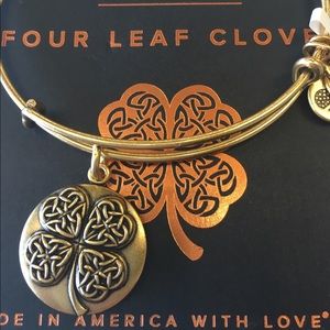 NWT Alex and Ani Four Leaf Clover Gold Bangle