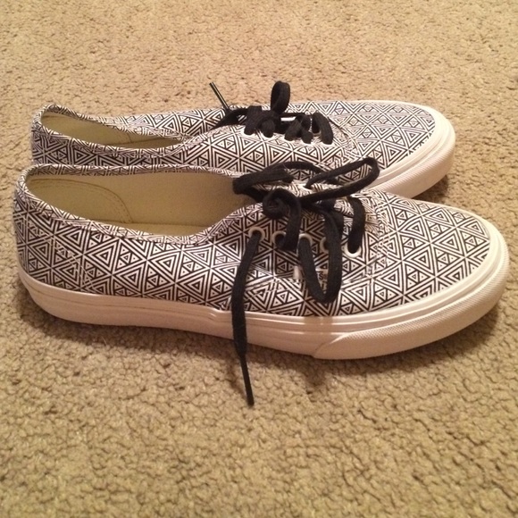 Vans - Picture 2 of 3