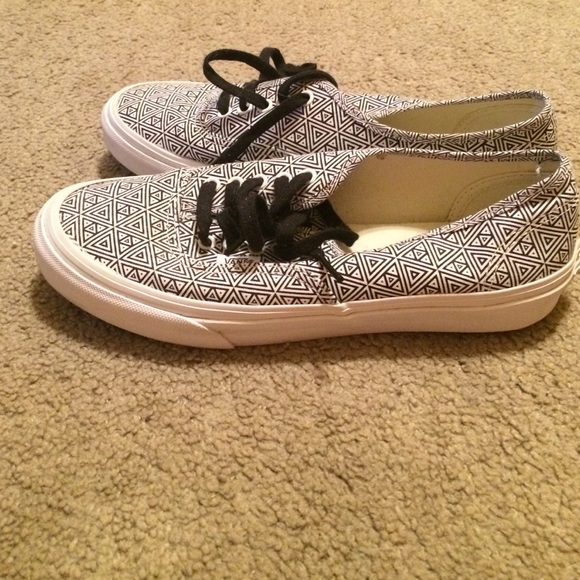 Vans - Picture 3 of 3