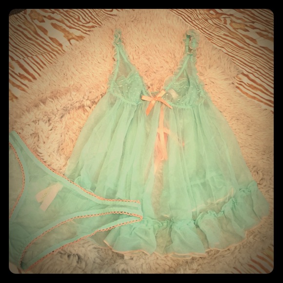VS Chemise and Thong. Turq/Peach M