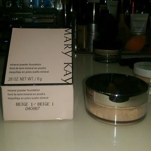 Mary Kay Beige 1 mineral foundation