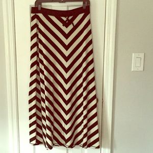 Jersey maxi skirt black and cream chevron stripes
