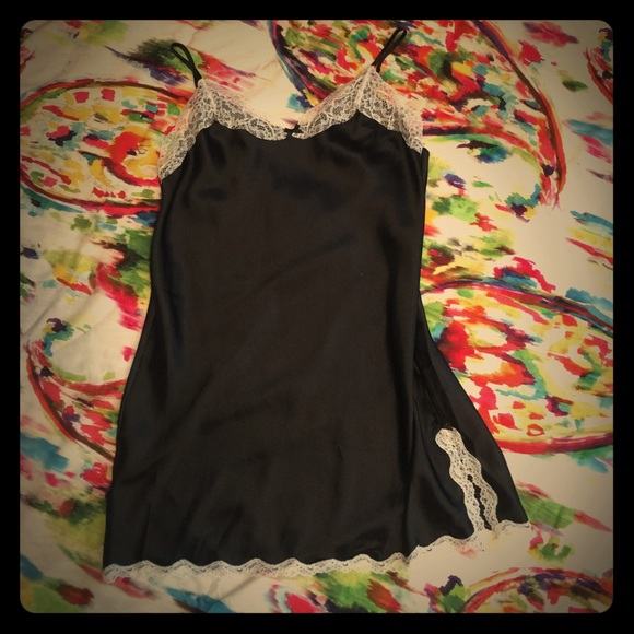Victoria's Secret Chemise Blk/Wht Lace Lg NWT