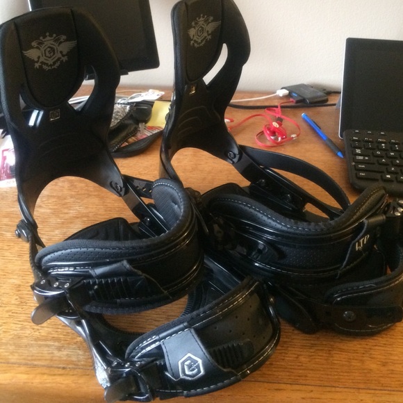 Snowboard bindings size large with hardware