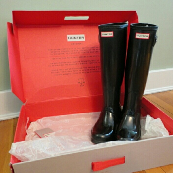 Hunter Shoes - New Hunter Original tall black gloss rain boots