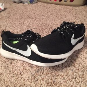 Nike tennis shoes