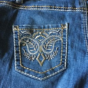 LB Detailed Jean Capri. Fantastic Condition!